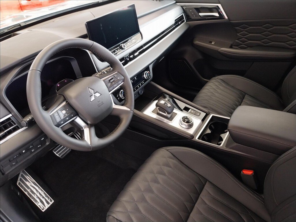 Mitsubishi Outlander SUV / Terénní 2,4 l 225 kw