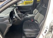 Toyota C-HR SUV / Terénní 2,0 l 145 kw