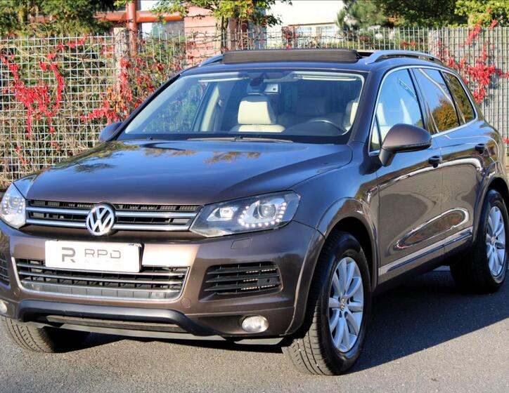 Volkswagen Touareg 1