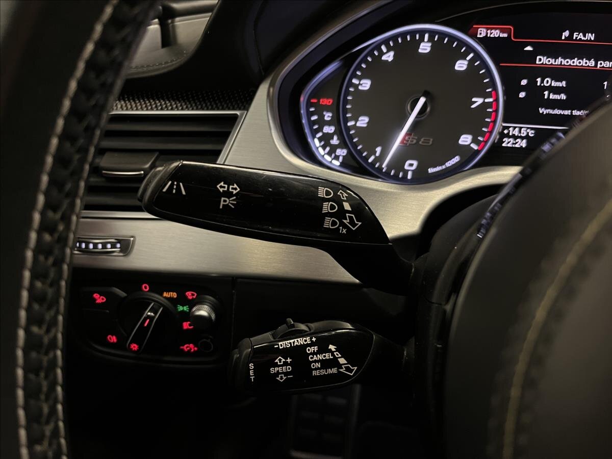 Audi S8 Sedan / Limuzína 4,0 l 445 kw