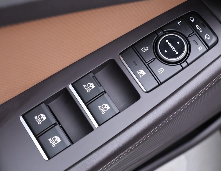 Hyundai Genesis Sedan / Limuzína 3,8 l 232 kw