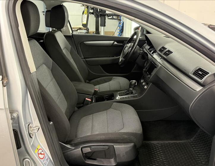 Volkswagen Passat 10