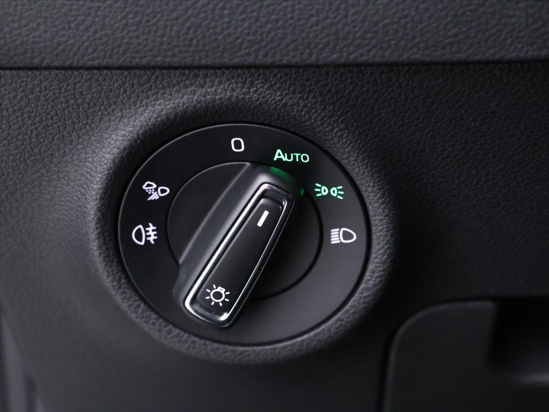 Škoda Karoq SUV 1,5 l 110 kw