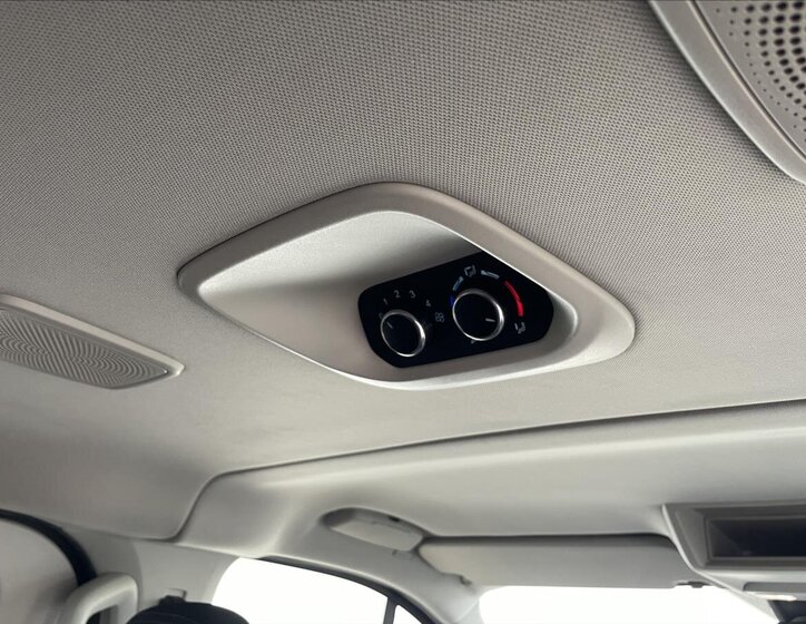 Ford Tourneo Custom MPV 2,0 l 136 kw