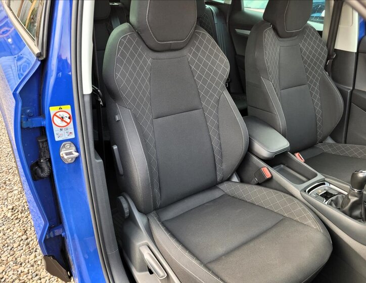 Škoda Karoq SUV / Terénní 1,6 l 85 kw