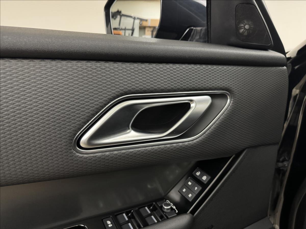 Land Rover Range Rover Velar SUV / Terénní 2,0 l 150 kw