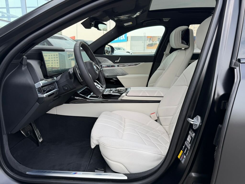 BMW Řada 7 Sedan / Limuzína 3,0 l 360 kw
