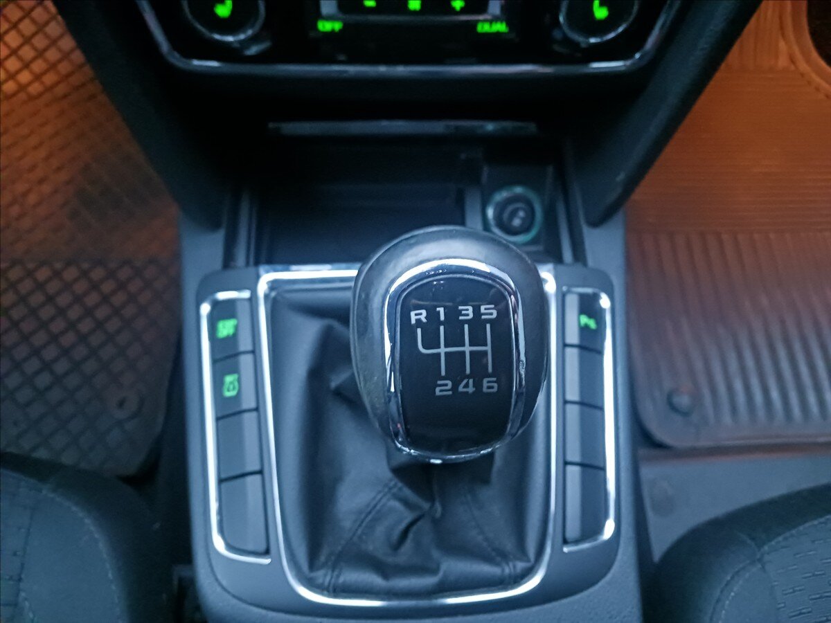 Škoda Superb Sedan / Limuzína 2,0 l 125 kw