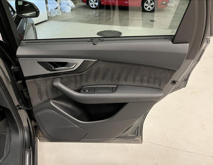 Audi Q7 27
