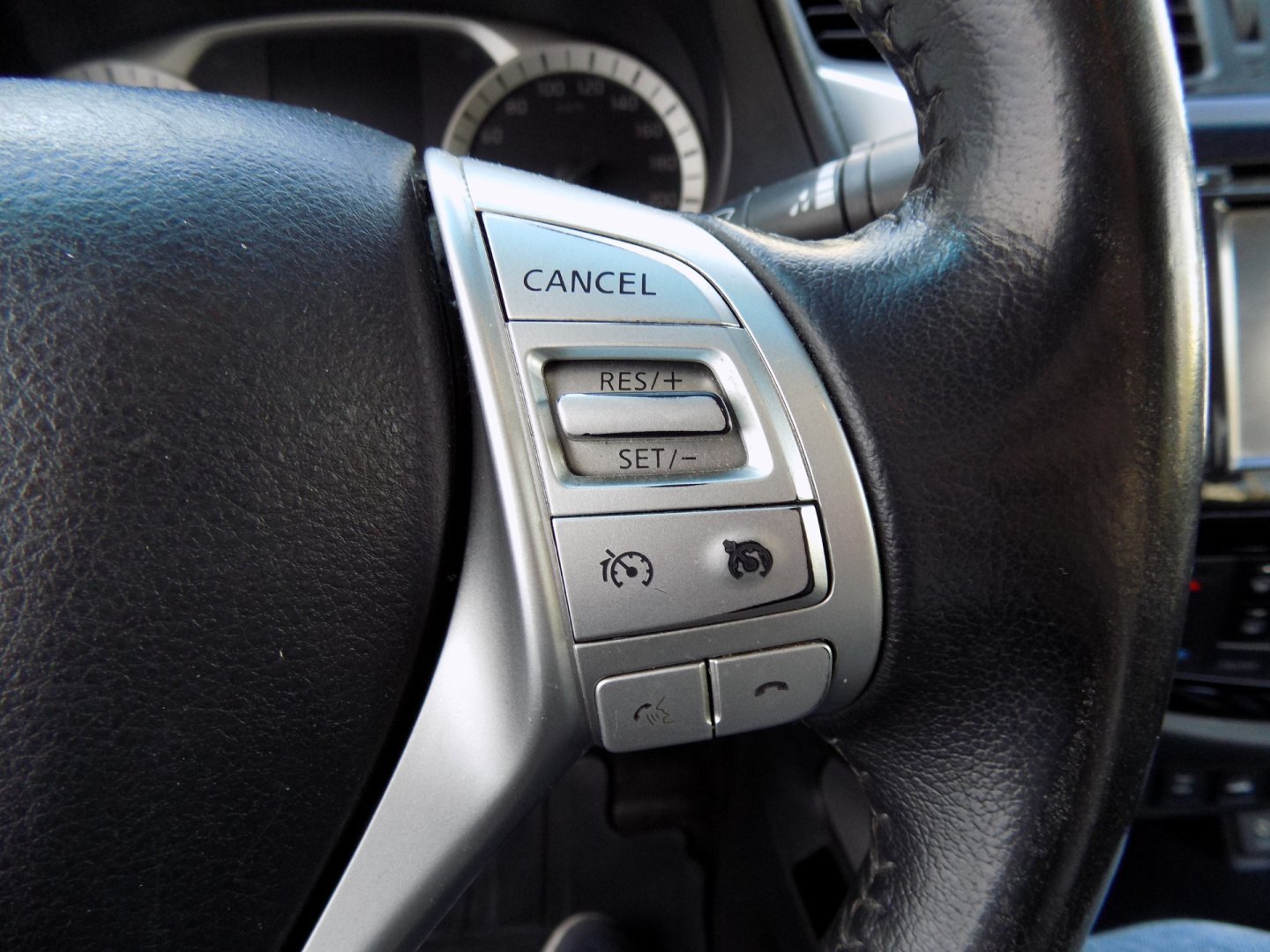 Nissan Navara SUV / Terénní 2,3 l 140 kw