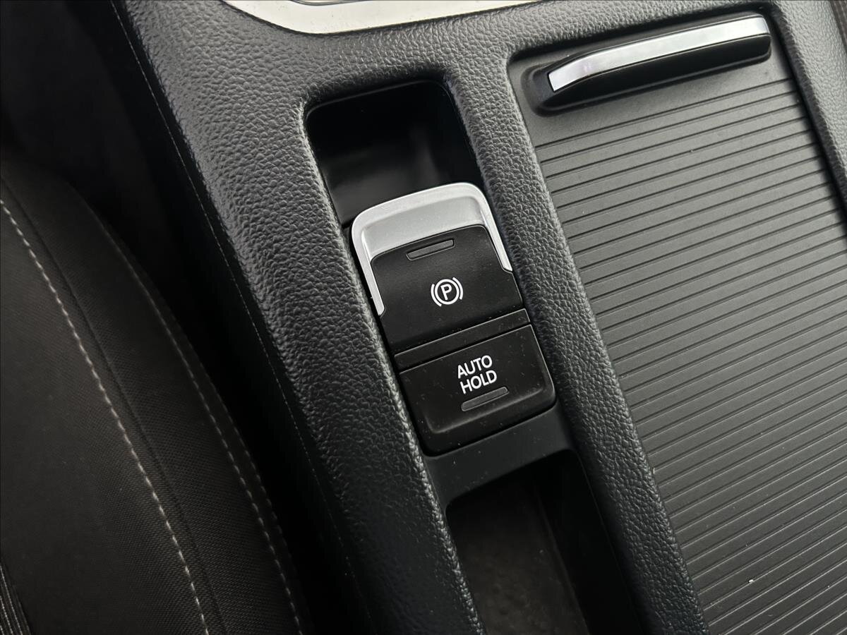 Volkswagen Passat Sedan / Limuzína 1,4 l 110 kw