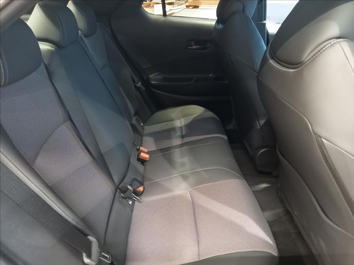 Toyota C-HR Hatchback 2,0 l 112 kw