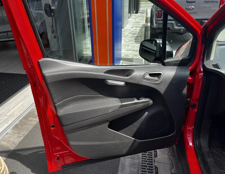 Ford Transit Courier 9