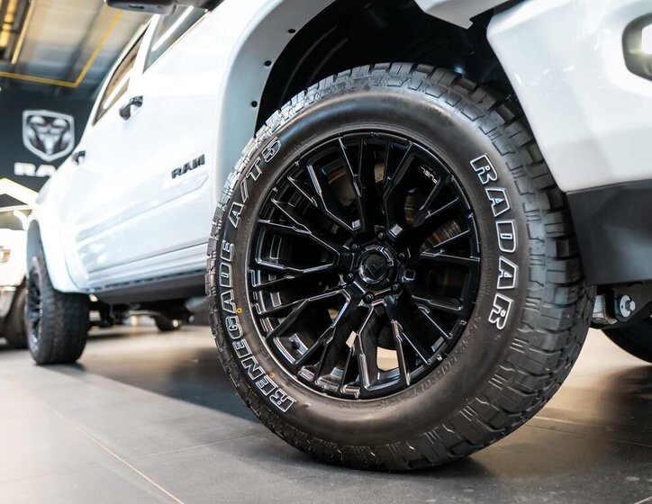 Dodge RAM Pick-up 5,7 l 291 kw
