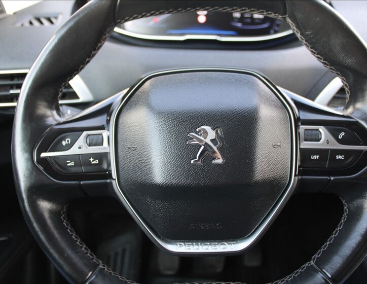 Peugeot 3008 SUV / Terénní 1,2 l 96 kw