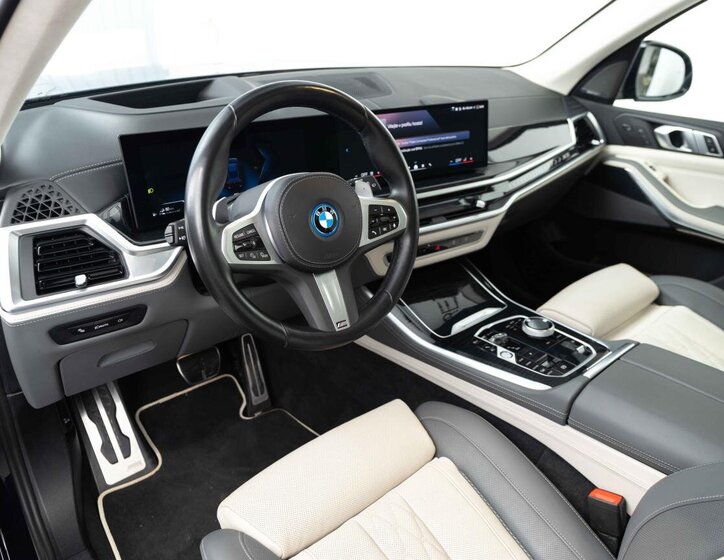 BMW X5 SUV / Terénní 3,0 l 360 kw