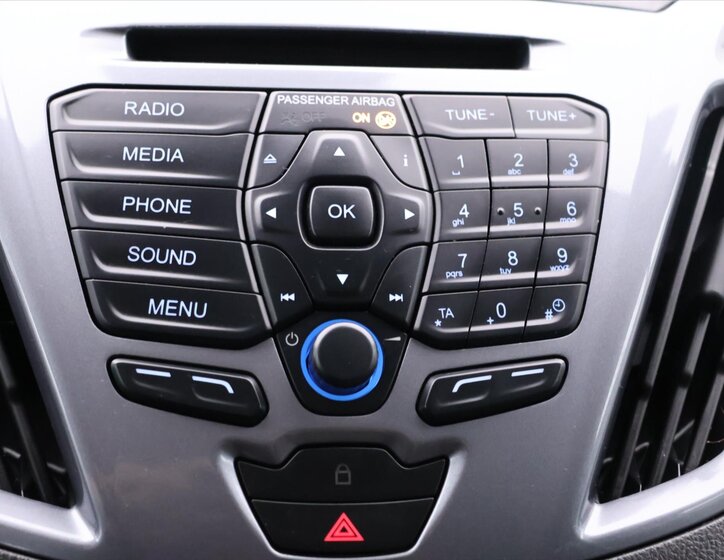 Ford Tourneo Custom 26