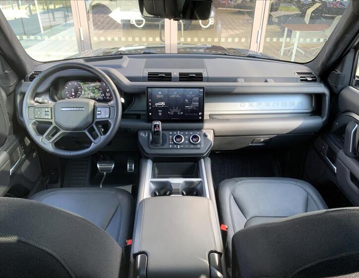 Land Rover Defender 82