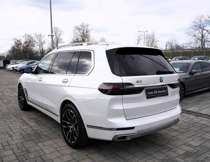 BMW X7 SUV / Terénní 3,0 l 250 kw