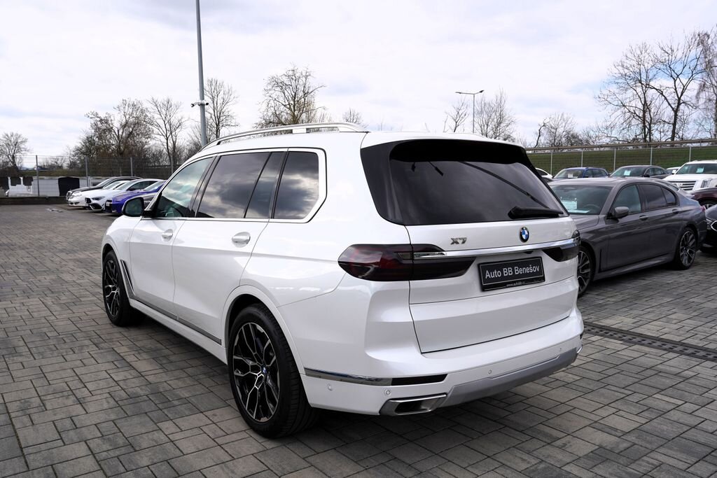 BMW X7 SUV / Terénní 3,0 l 250 kw
