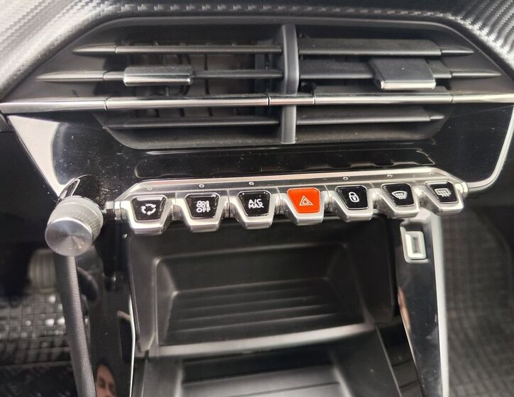 Peugeot 2008 SUV 1,2 l 74 kw