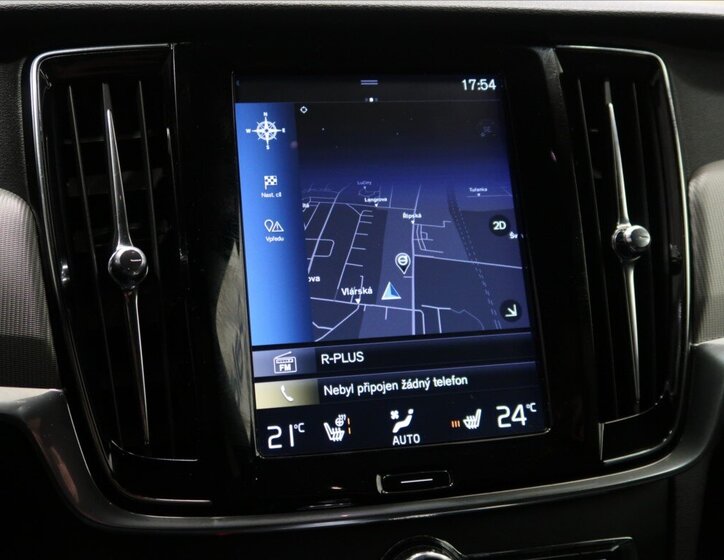 Volvo S90 Sedan / Limuzína 2,0 l 235 kw