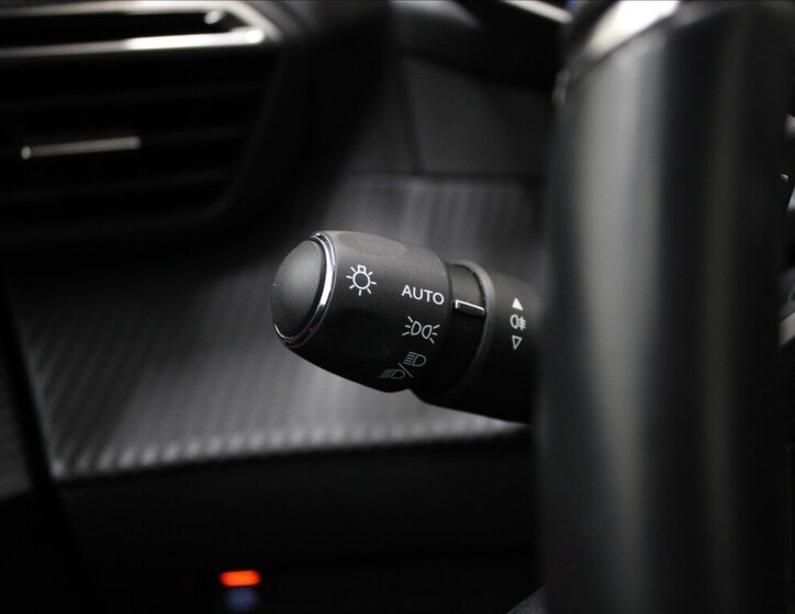 Peugeot 208 Hatchback 1,2 l 74 kw