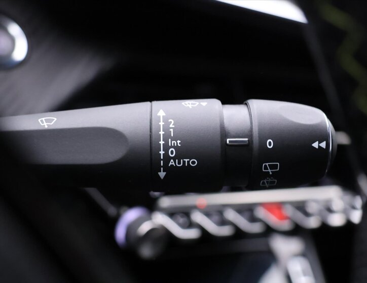 Peugeot 208 Hatchback 1,2 l 74 kw