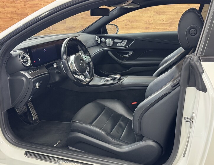 Mercedes-Benz Třídy E 8