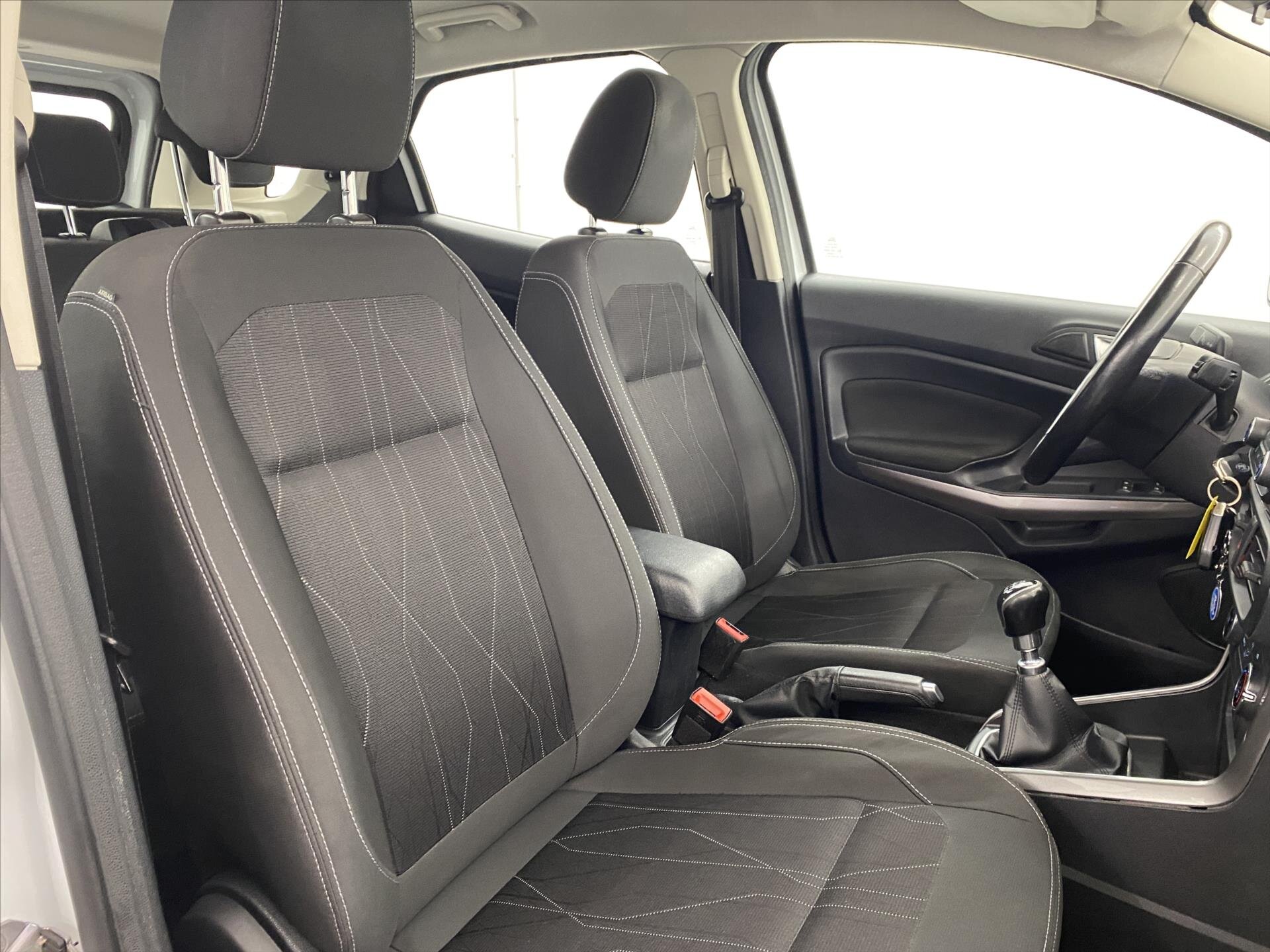 Ford EcoSport Hatchback 998,0 92 kw