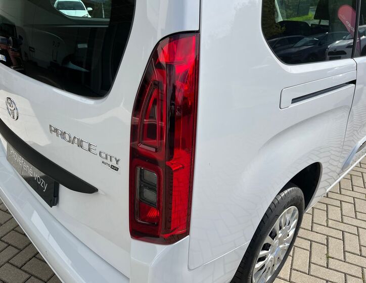 Toyota ProAce City Verso 10