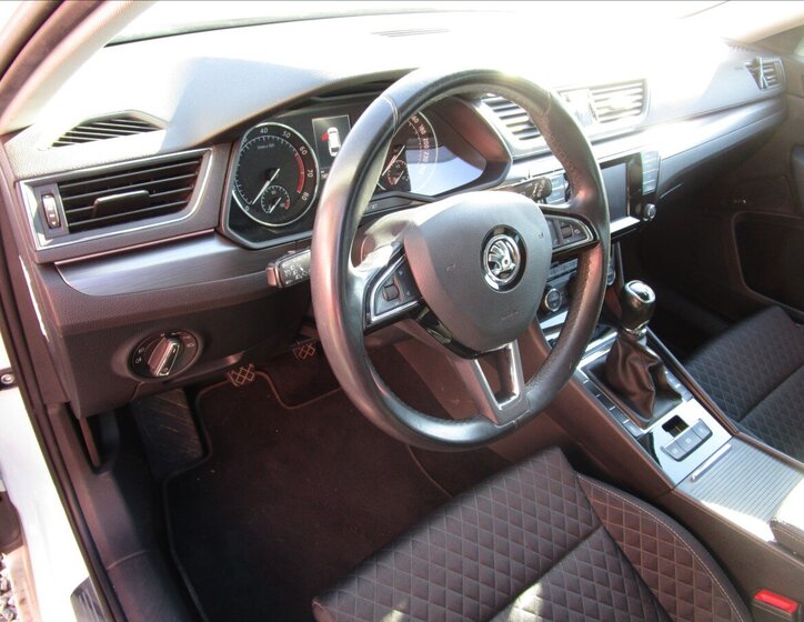 Škoda Superb Kombi 1,8 l 132 kw