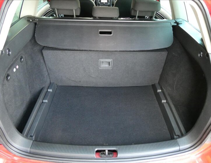 Volkswagen Golf Kombi 1,6 l 77 kw