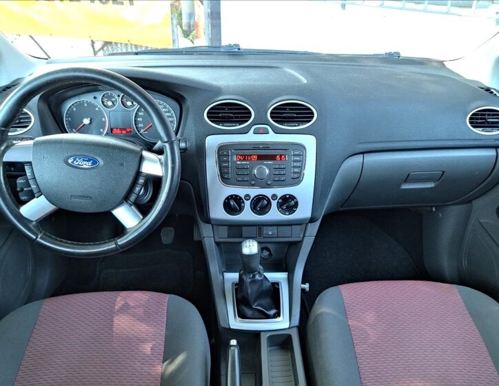 Ford Focus 10