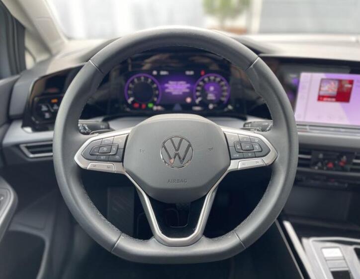 Volkswagen Golf 24