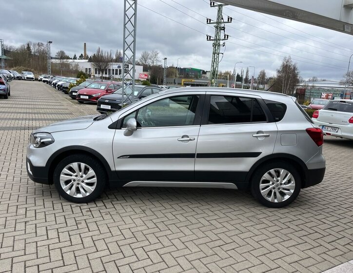 Suzuki SX4 S-Cross SUV / Terénní 998,0 82 kw