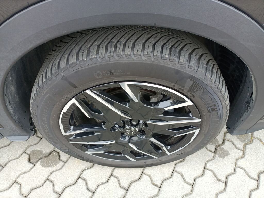 Peugeot 3008 SUV / Terénní 1,2 l 100 kw
