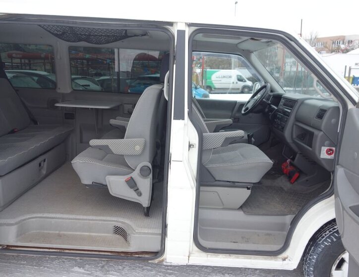 Volkswagen Multivan 15