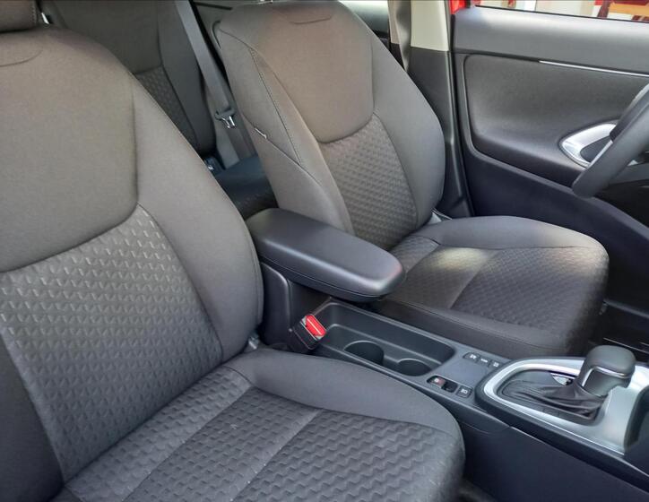 Toyota Yaris Cross 8