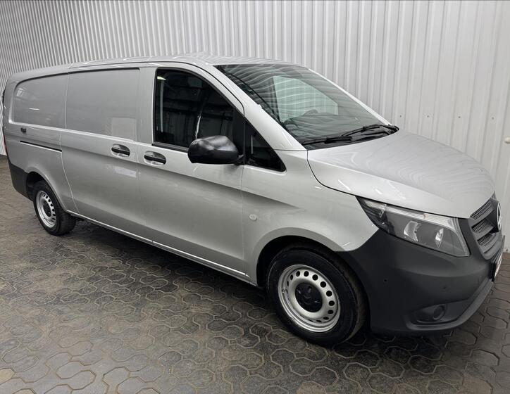 Mercedes-Benz Vito 12