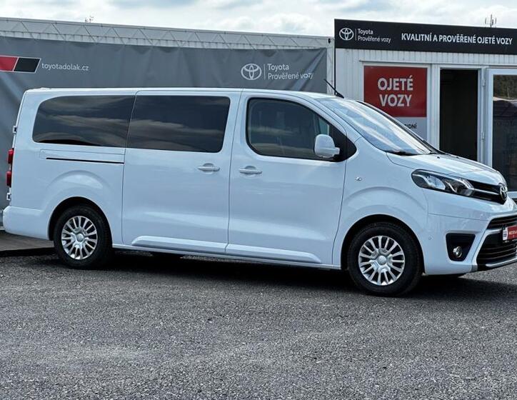 Toyota ProAce Verso 1