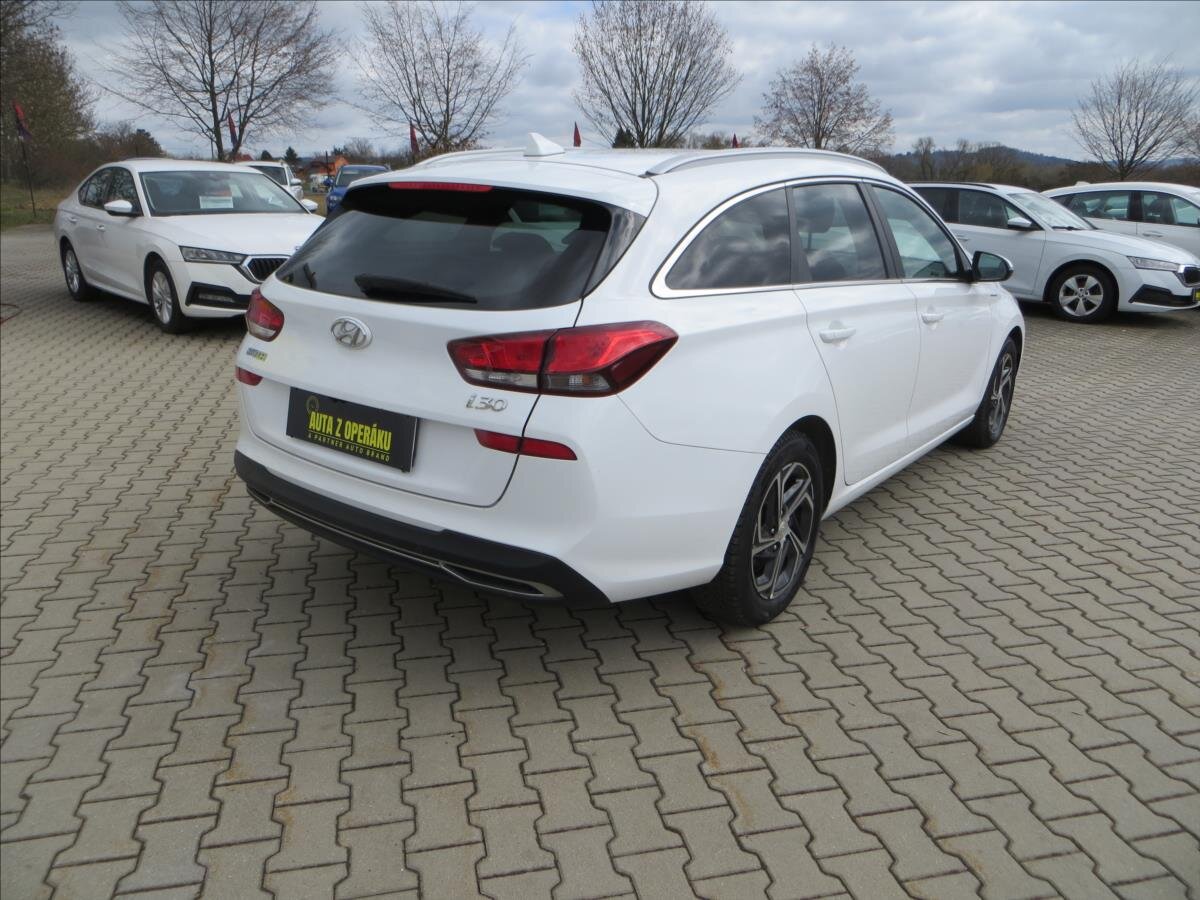 Hyundai i30 Kombi 998,0 88 kw
