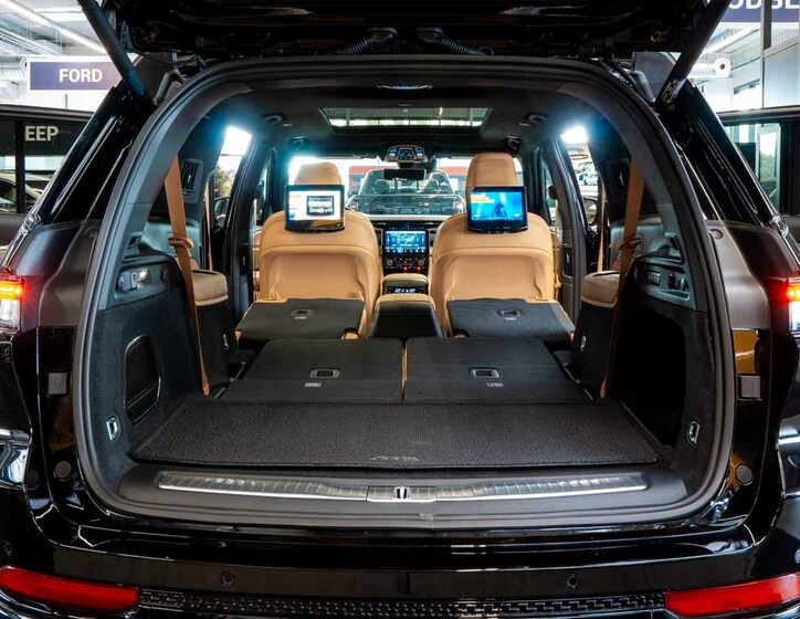 Jeep Grand Cherokee 8