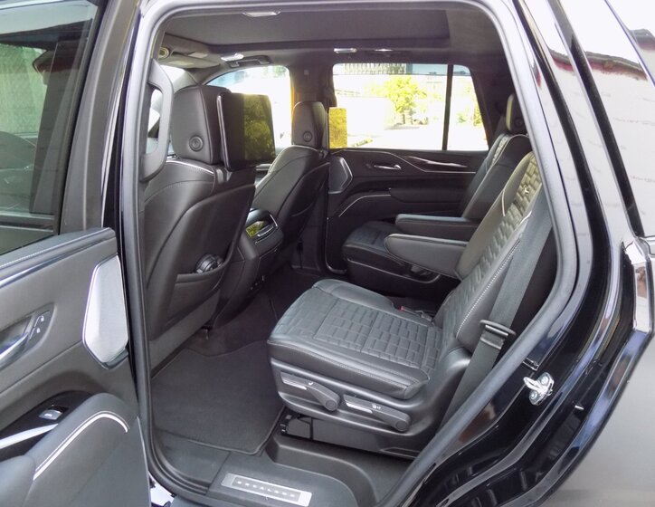 Cadillac Escalade 11