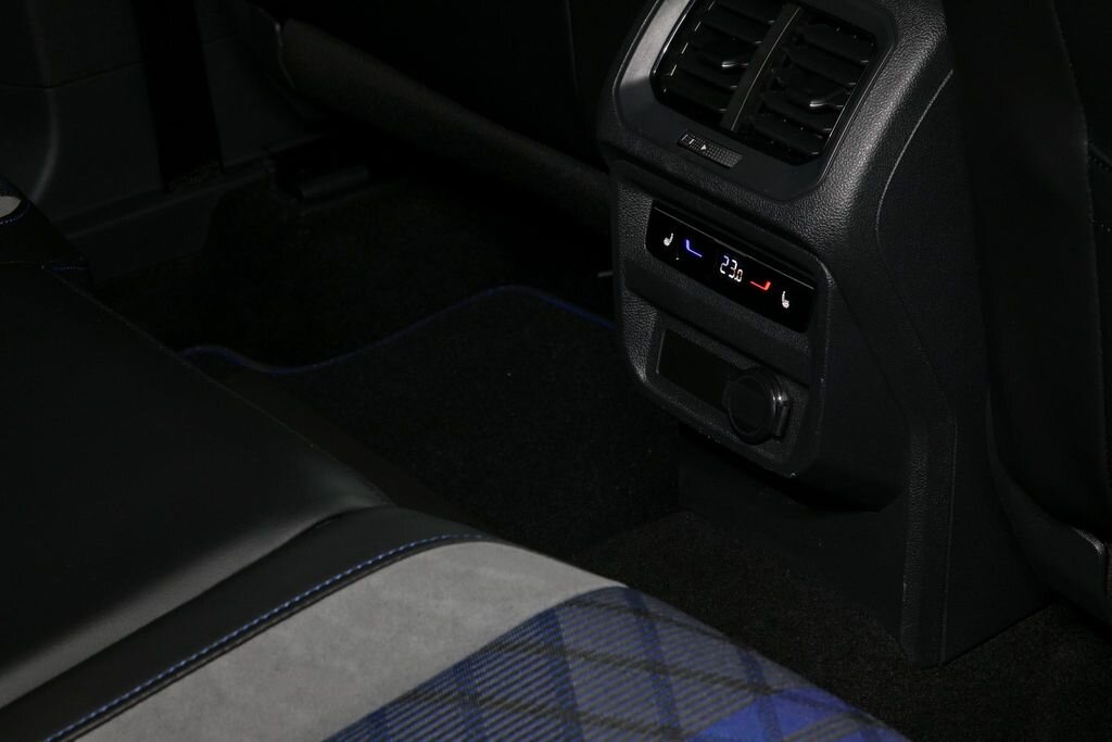 Volkswagen Tiguan SUV 2,0 l 235 kw