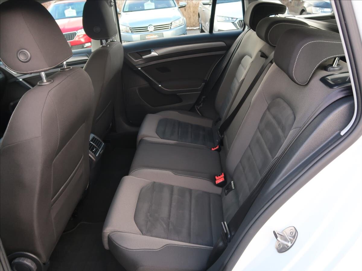 Volkswagen Golf Kombi 1,5 l 96 kw