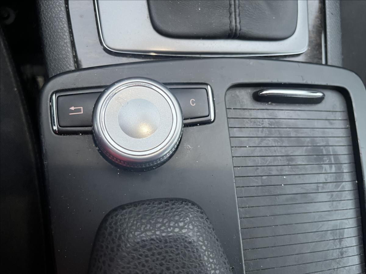 Mercedes-Benz Třídy C Sedan / Limuzína 3,0 l 170 kw