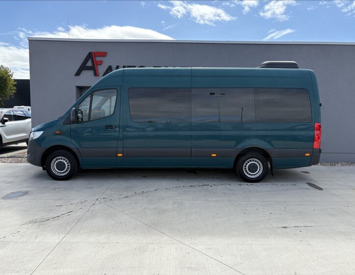 Mercedes-Benz Sprinter 4