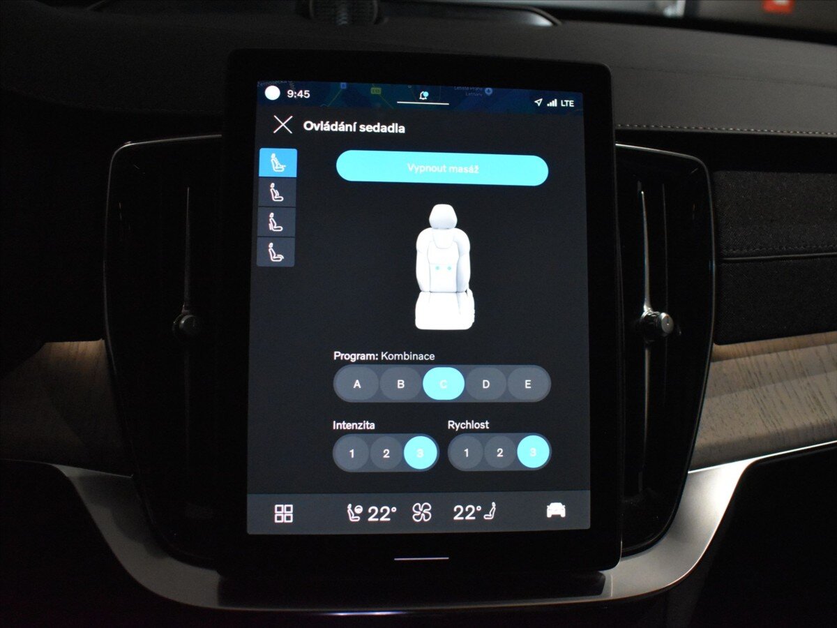 Volvo XC90 SUV / Terénní 2,0 l 228 kw