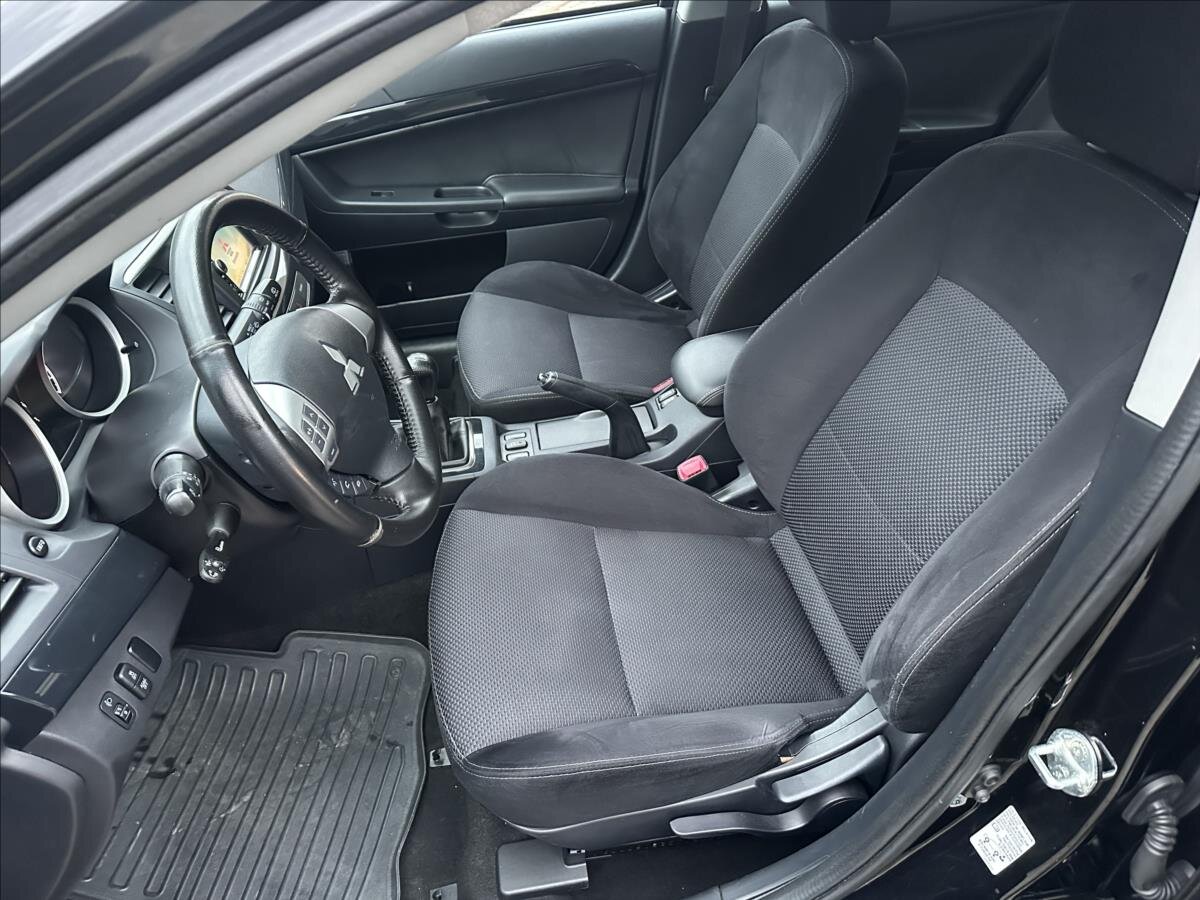 Mitsubishi Lancer Hatchback 1,6 l 86 kw